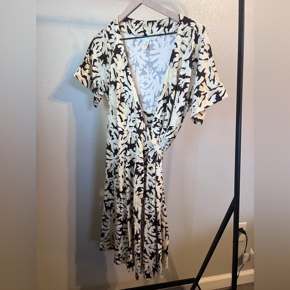Diane Von Furstenberg m Wrap Dress 100% Silk Jersey Brown Ivory Yellow Size 12 - Picture 4 of 10